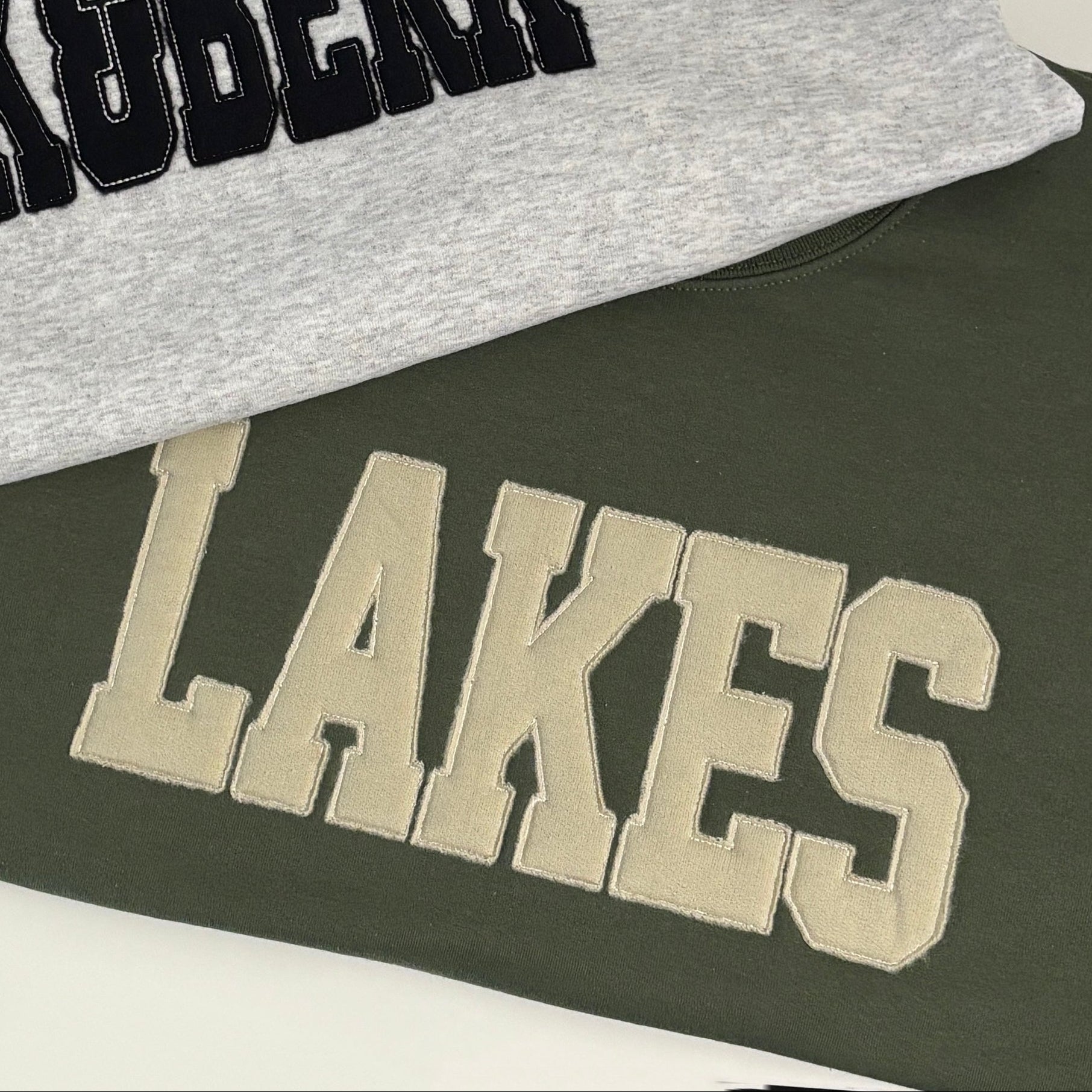 PRE-ORDER | Lakes Raggy Crewneck