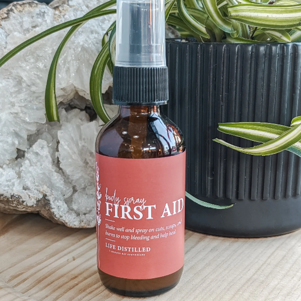 Life Distilled, First Aid Spray – Oak and Berk