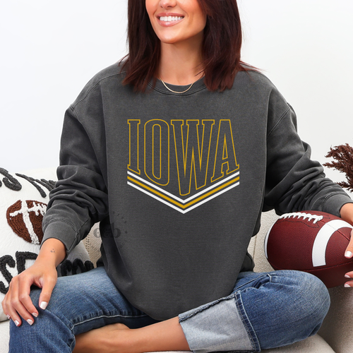 RTS / Iowa + Arrows Comfort Colors Crewneck